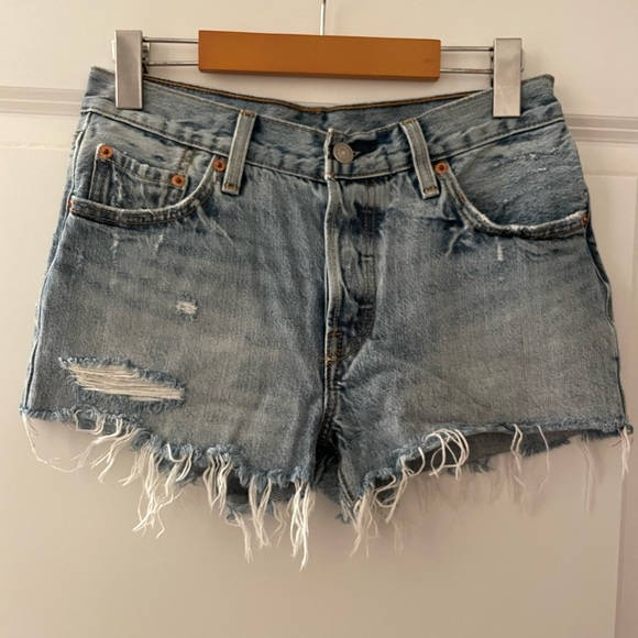 Levi’s Denim Shorts - Picture 3 of 6